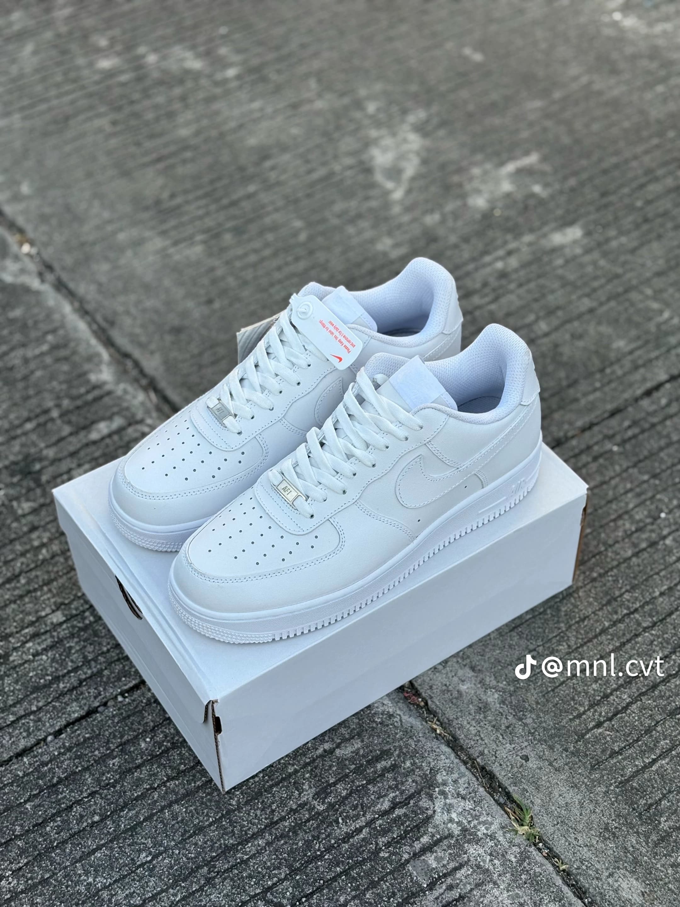 Classic All-White Casual Sneakers – Premium Streetwear Shoes