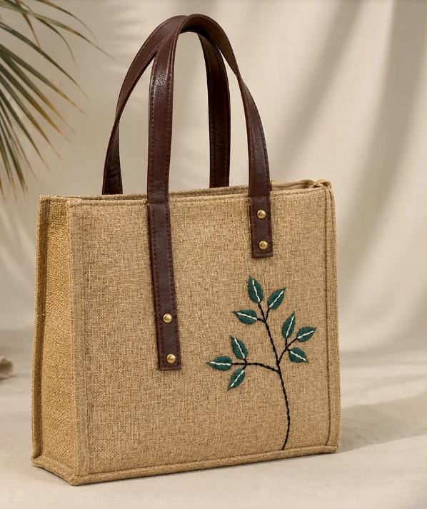 Women trendy and classic bag thumbnail 4