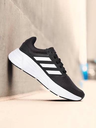 Men's Black & White Cloudfoam Cushioning Running Shoes thumbnail 4