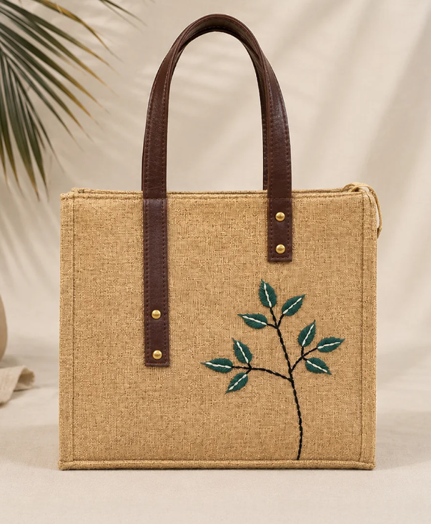 Women trendy and classic bag thumbnail 2