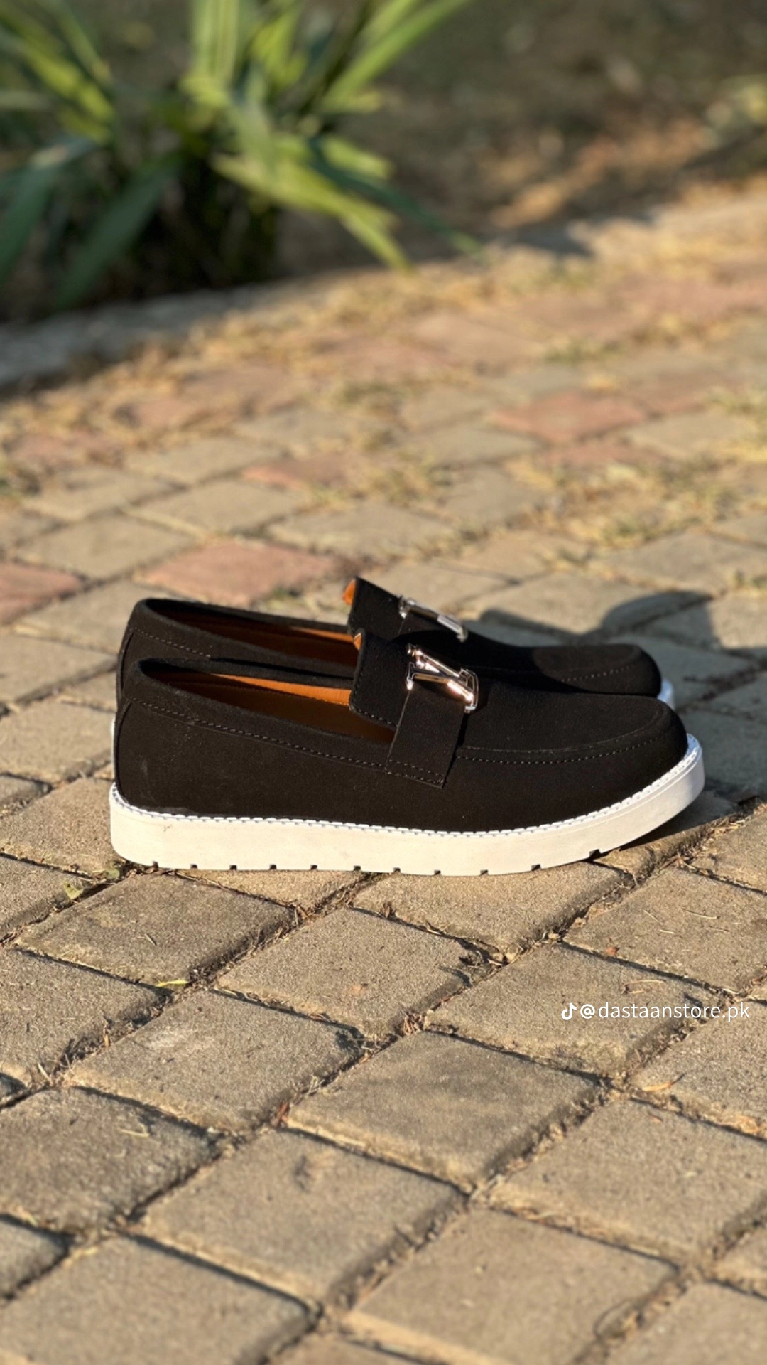 Classic Black Loafers – Premium Casual Slip-On Shoes thumbnail 3