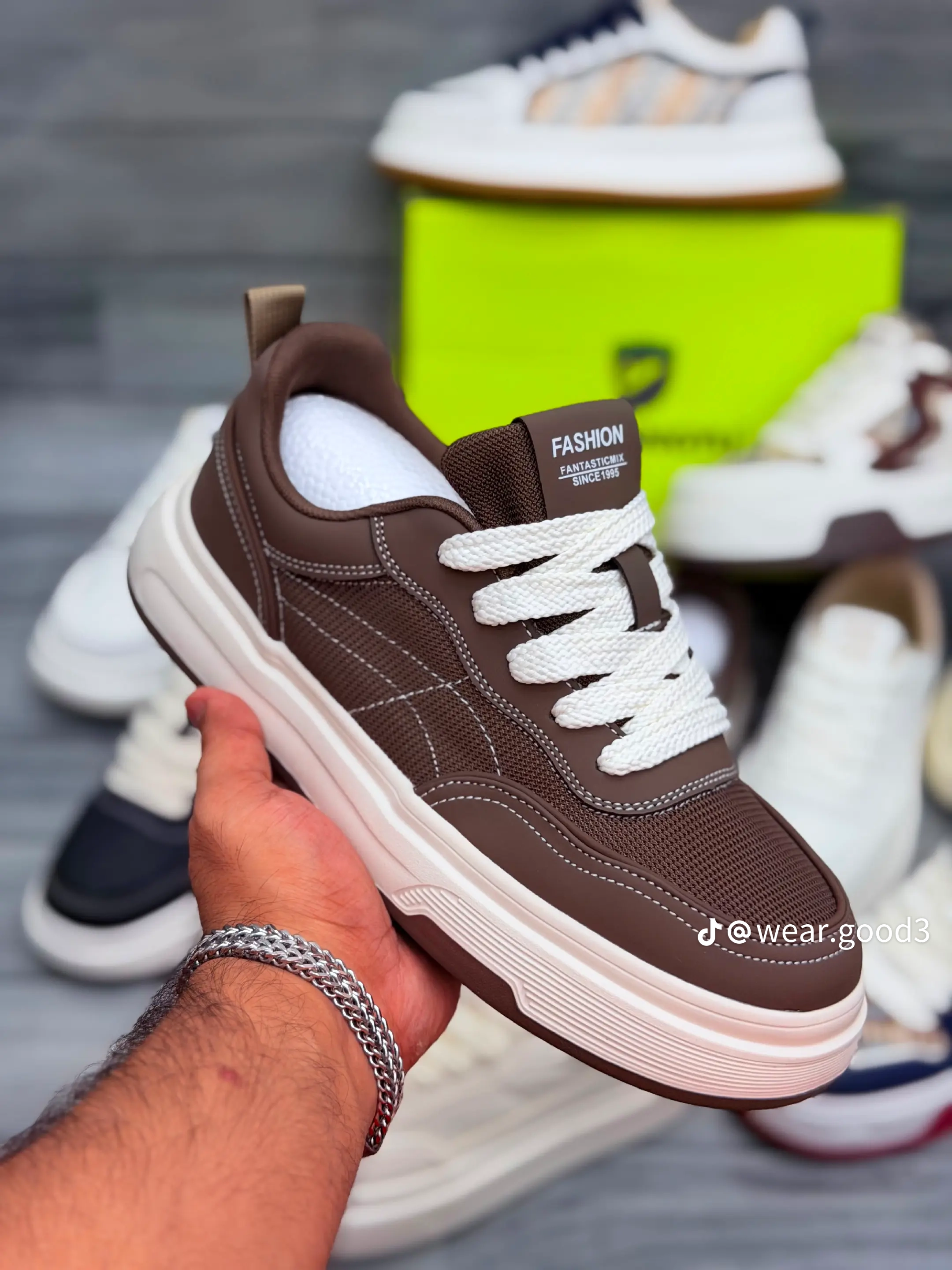Classic Casual Sneakers – Stylish Everyday Shoes thumbnail 2