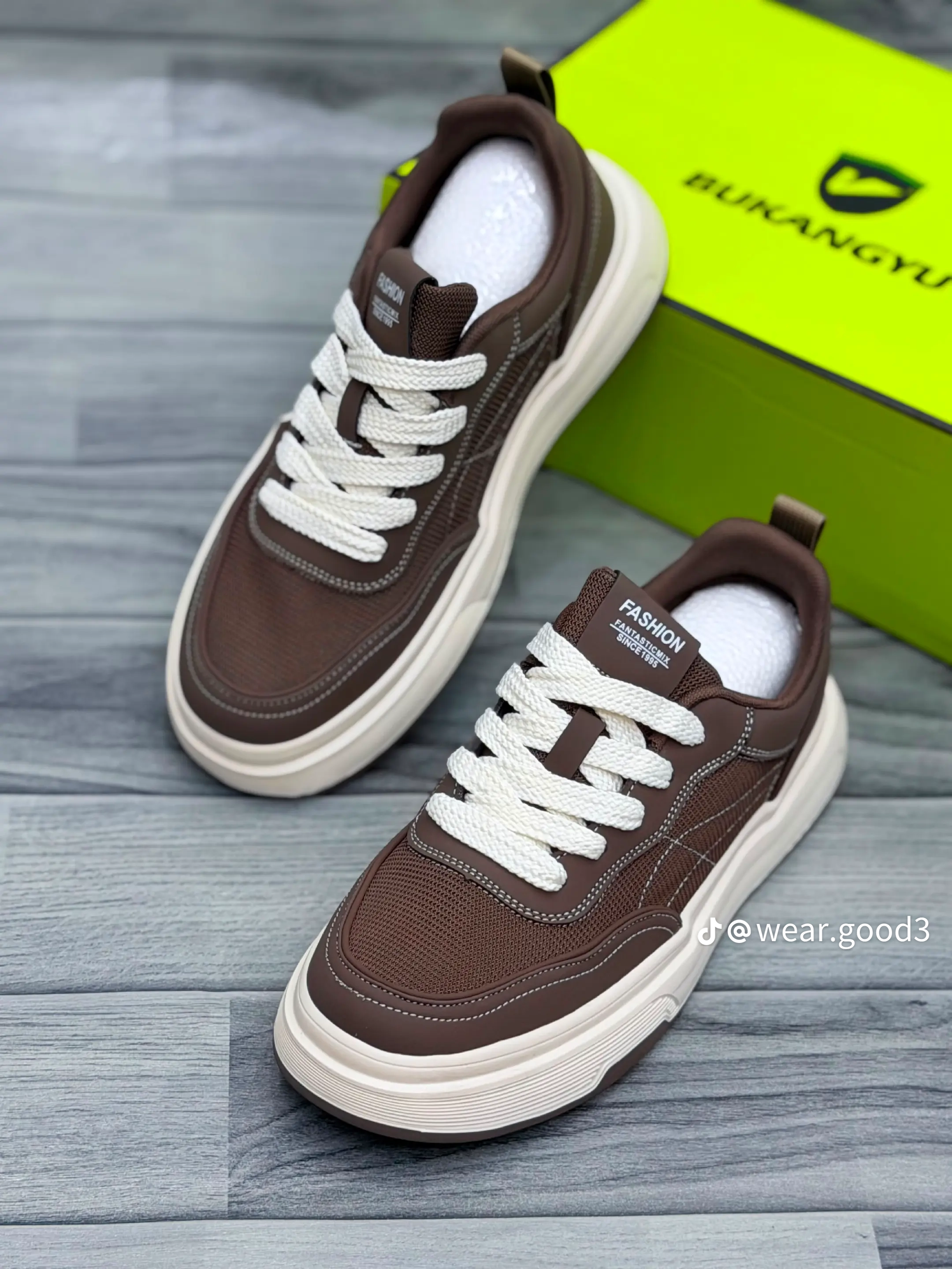 Classic Casual Sneakers – Stylish Everyday Shoes